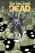 WALKING-DEAD-DELUXE-133-CVR-E-DAVID-FINCH-DAVE-MCCAIG-INVINCIBLE-TEAM-UP-VAR-(MR)