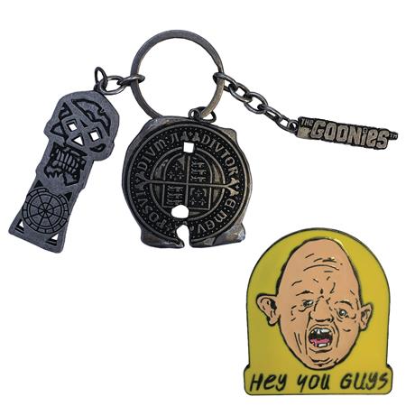 THE GOONIES CHS KEYCHAIN AND PIN SET (C: 1-1-2)