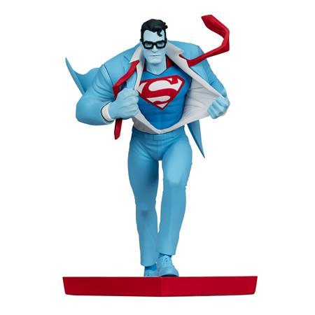 SUPERMAN (RED & BLUE) BY CLAYTON HENRY 1:10 SCALE RESIN STATUE