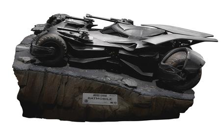 JUSTICE LEAGUE MC-016 BATMOBILE PX STATUE (Net)