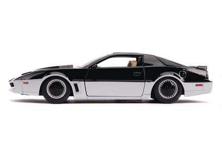 KNIGHT RIDER HWR K.A.R.R. W/ LIGHT 1/24 DIE-CAST VEH (Net)