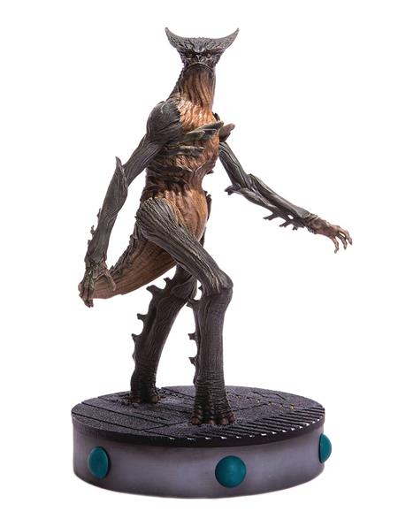 COLOSSAL MOVIE GIANT MONSTER MAQUETTE STATUE (Net) (C: 0-1-2