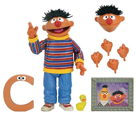SESAME STREET ULTIMATE ERNIE 7IN AF (Net)