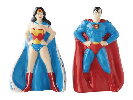 DC SUPERMAN AND WONDER WOMAN SALT & PEPPER SHAKER (C: 1-1-2)