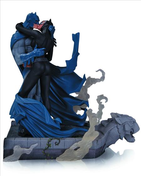 BATMAN HUSH BATMAN & CATWOMAN KISS STATUE