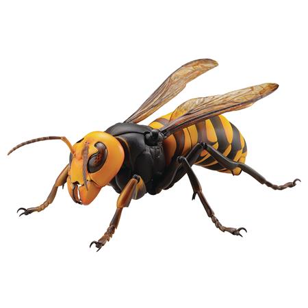 REVOGEO JAPANESE GIANT HORNET PVC FIG (C: 1-1-2)