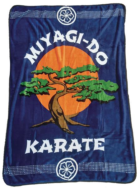 COBRA KAI MIYAGI-DO LOGO FLEECE BLANKET (C: 1-1-2)